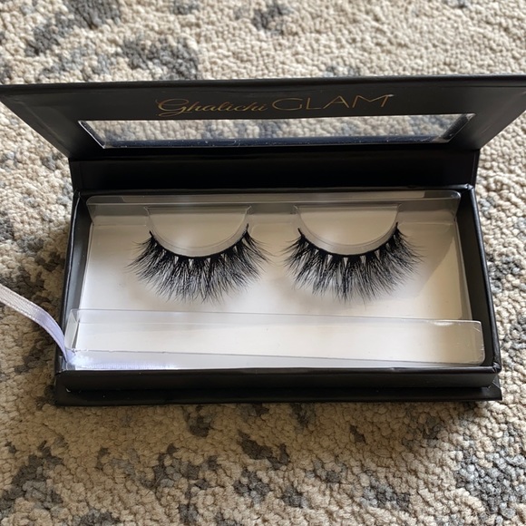 Eyelash Bundle - Picture 3 of 5